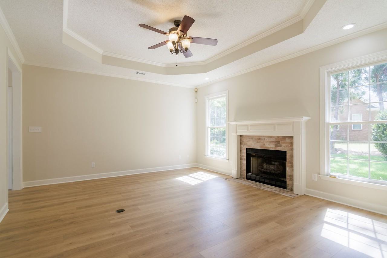 4406 Forest Valley Cir - Photo 6 of 41