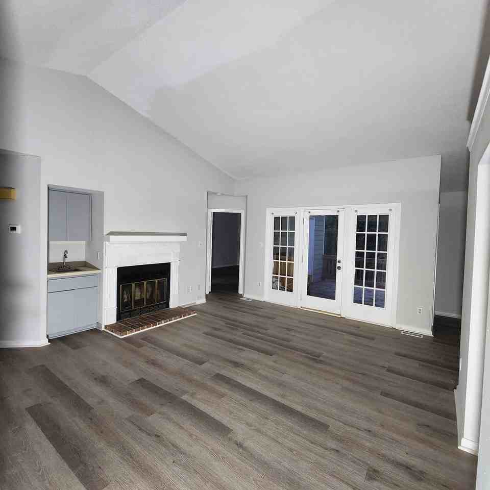 5712 Finsbury Ct - Photo 4 of 11