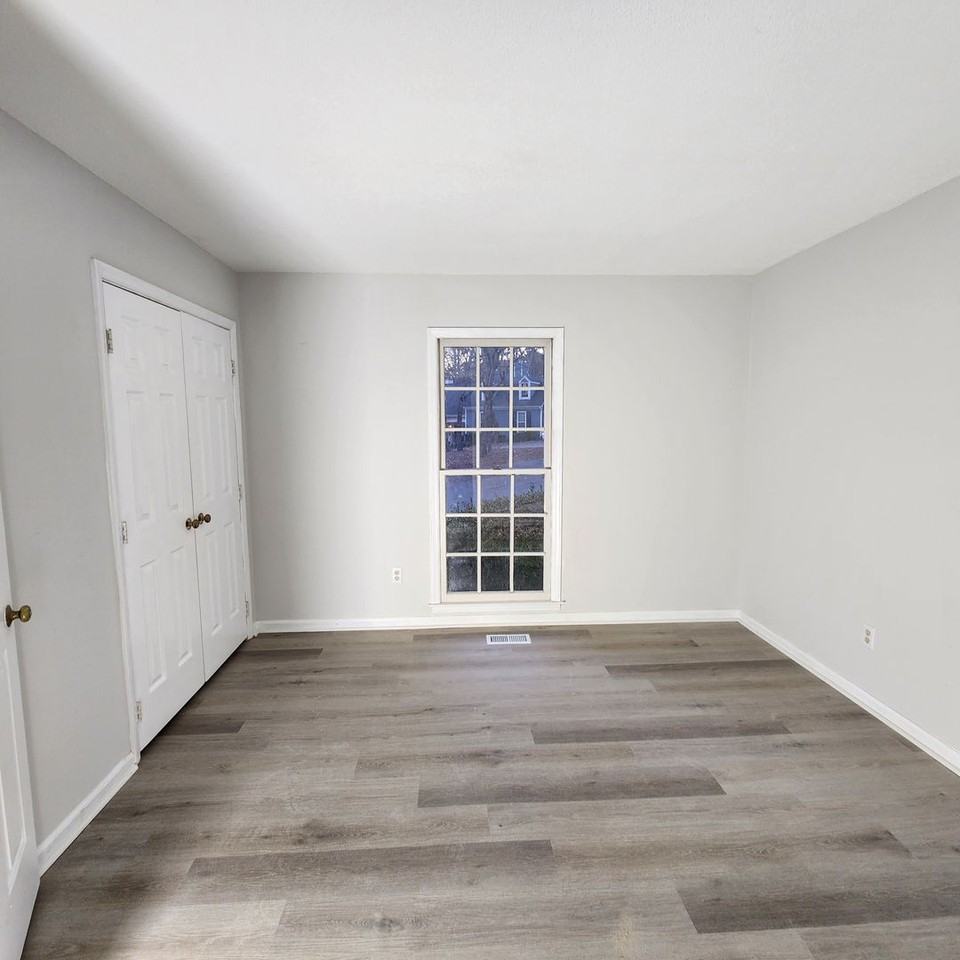 5712 Finsbury Ct - Photo 7 of 11