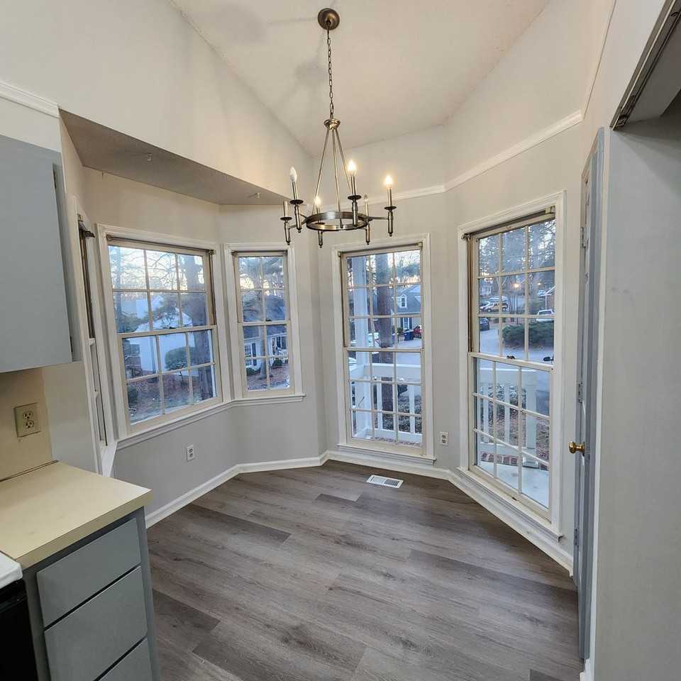 5712 Finsbury Ct - Photo 5 of 20