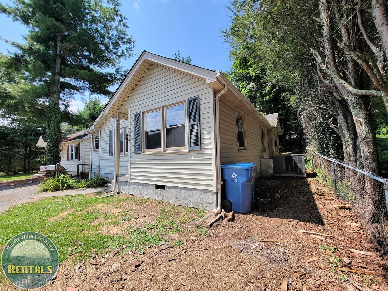 244 Faculty St - Photo 2 of 18