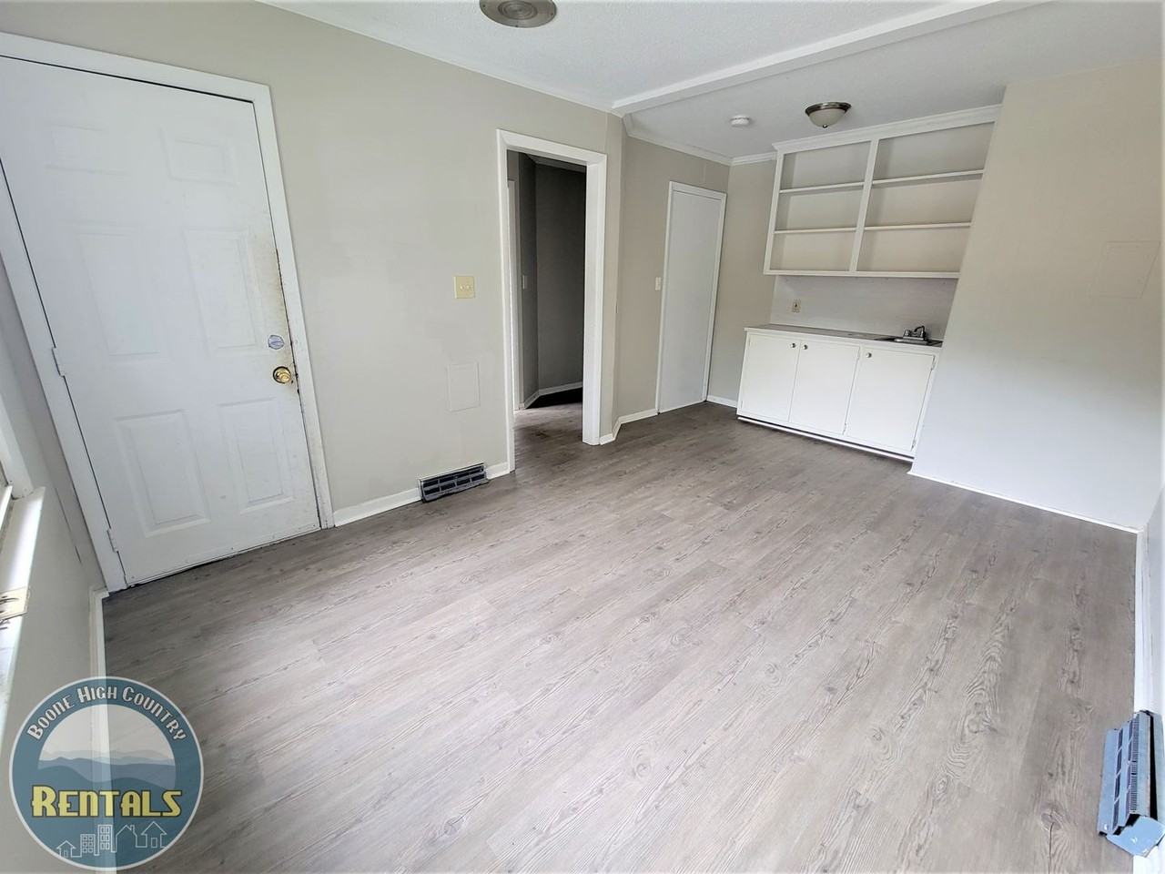 244 Faculty St - Photo 4 of 18