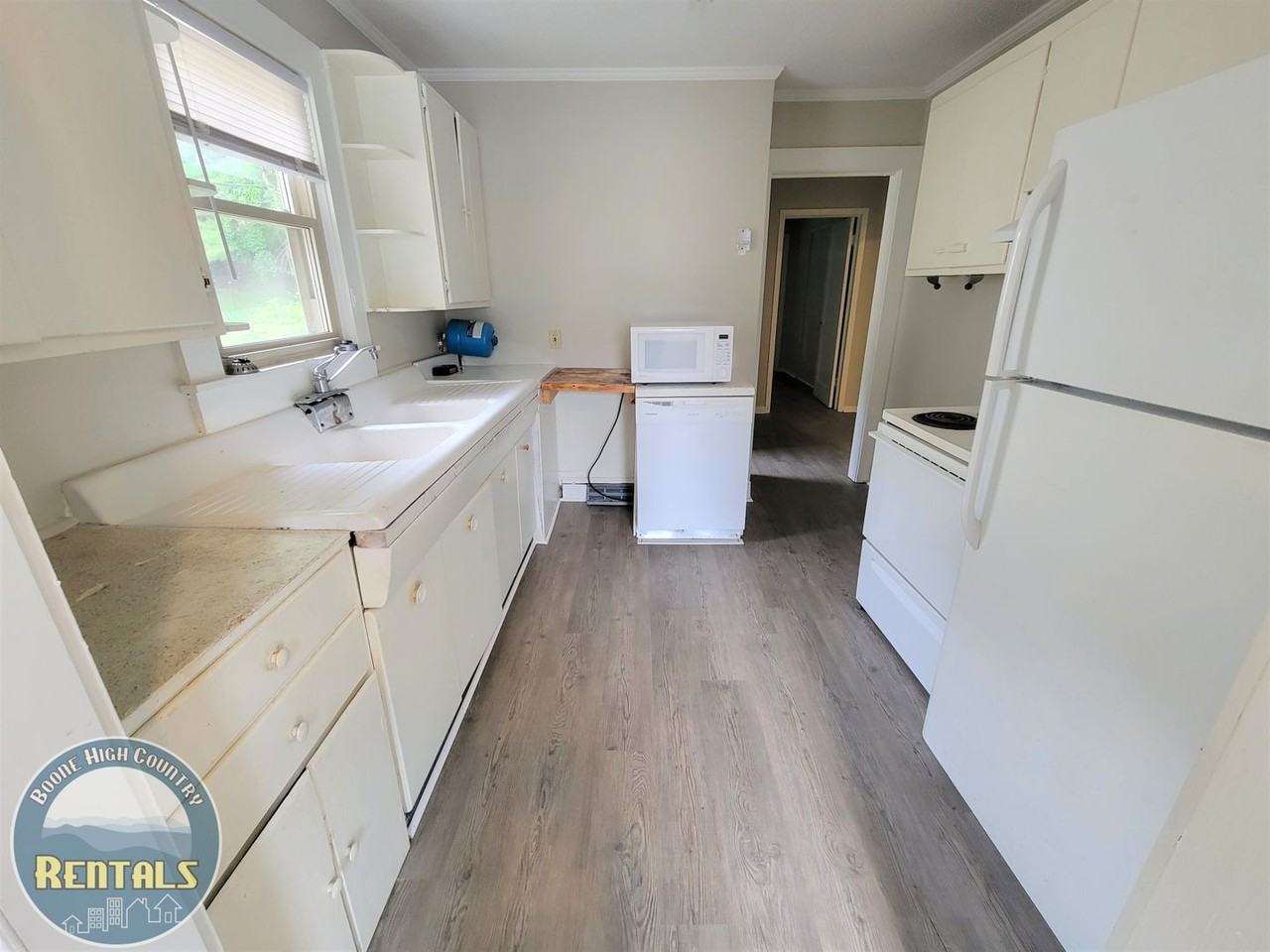 244 Faculty St - Photo 5 of 18