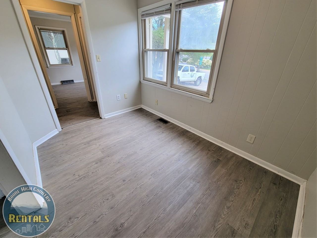 244 Faculty St - Photo 6 of 18