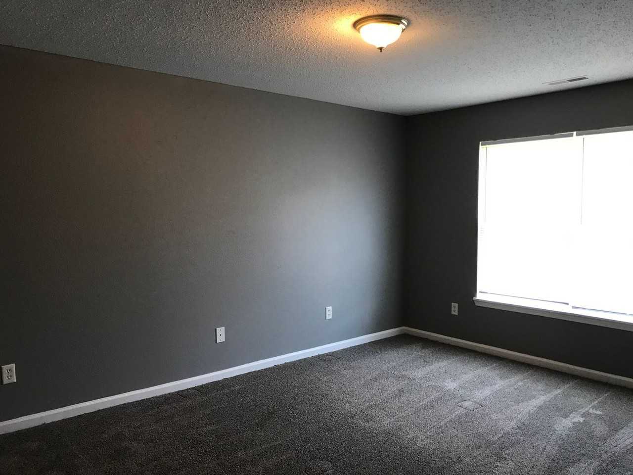 3929 Roundwood Dr - Photo 6 of 10