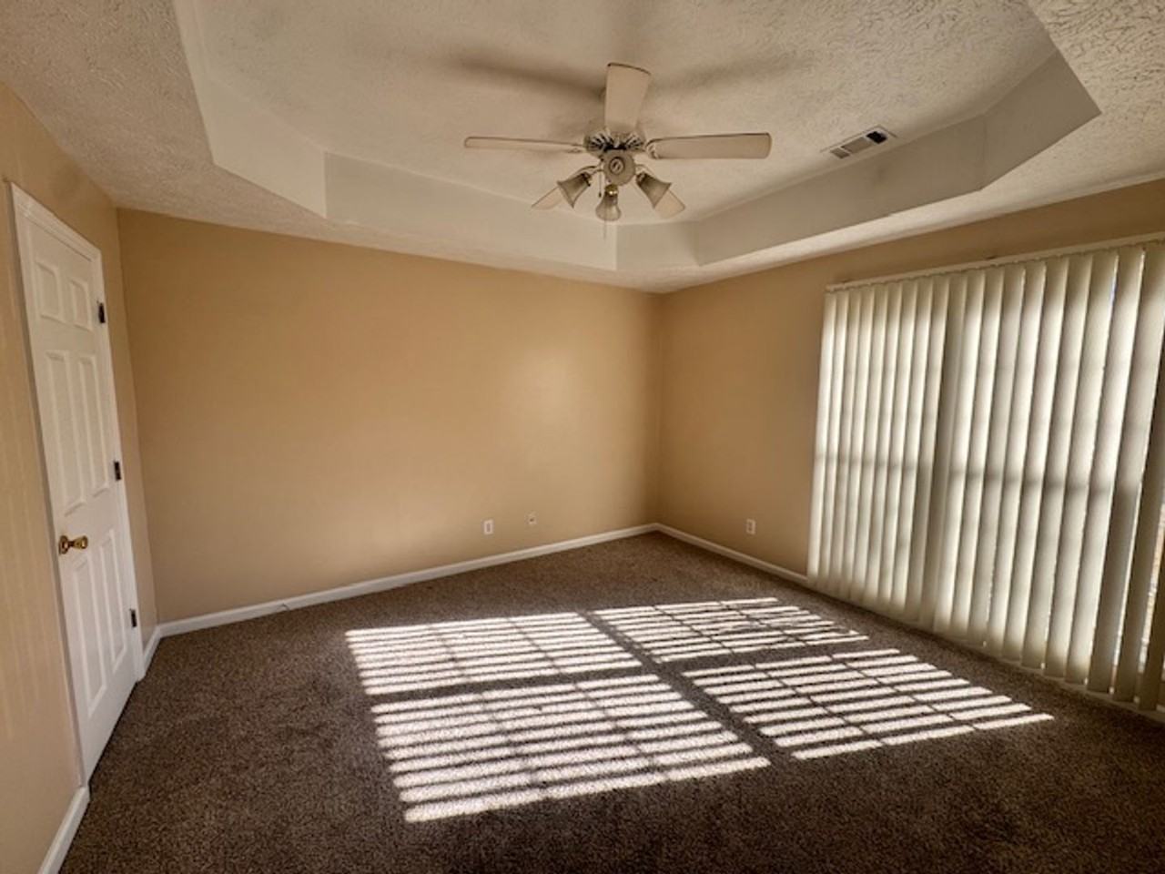 135 Ridgefield Dr - Photo 7 of 7