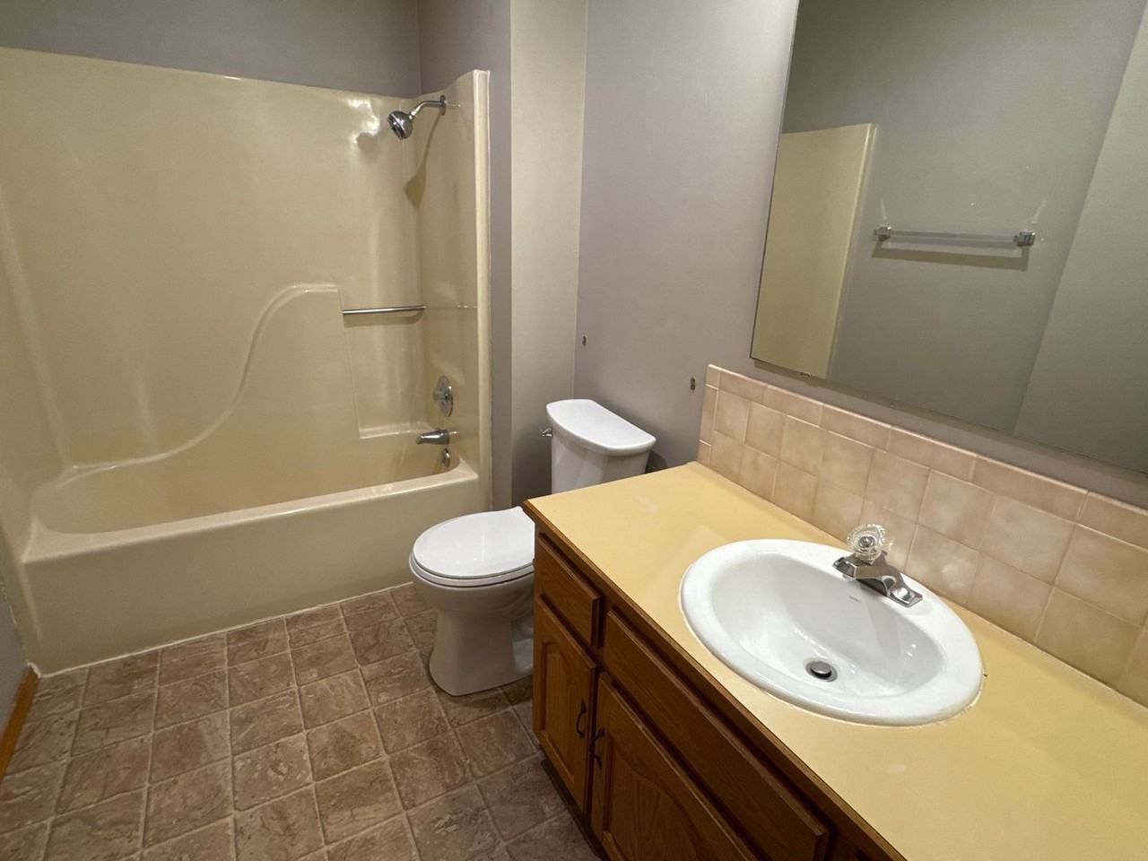 3747 W Sylvania St - Photo 6 of 10