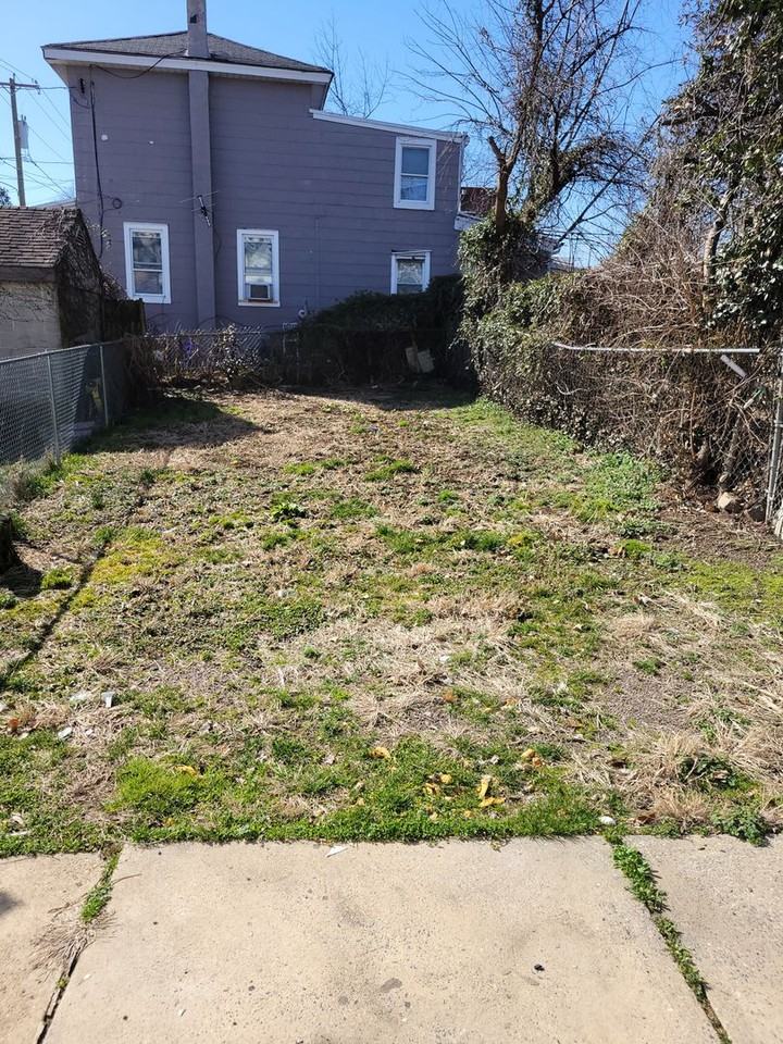 4138 Rhawn St - Photo 7 of 12