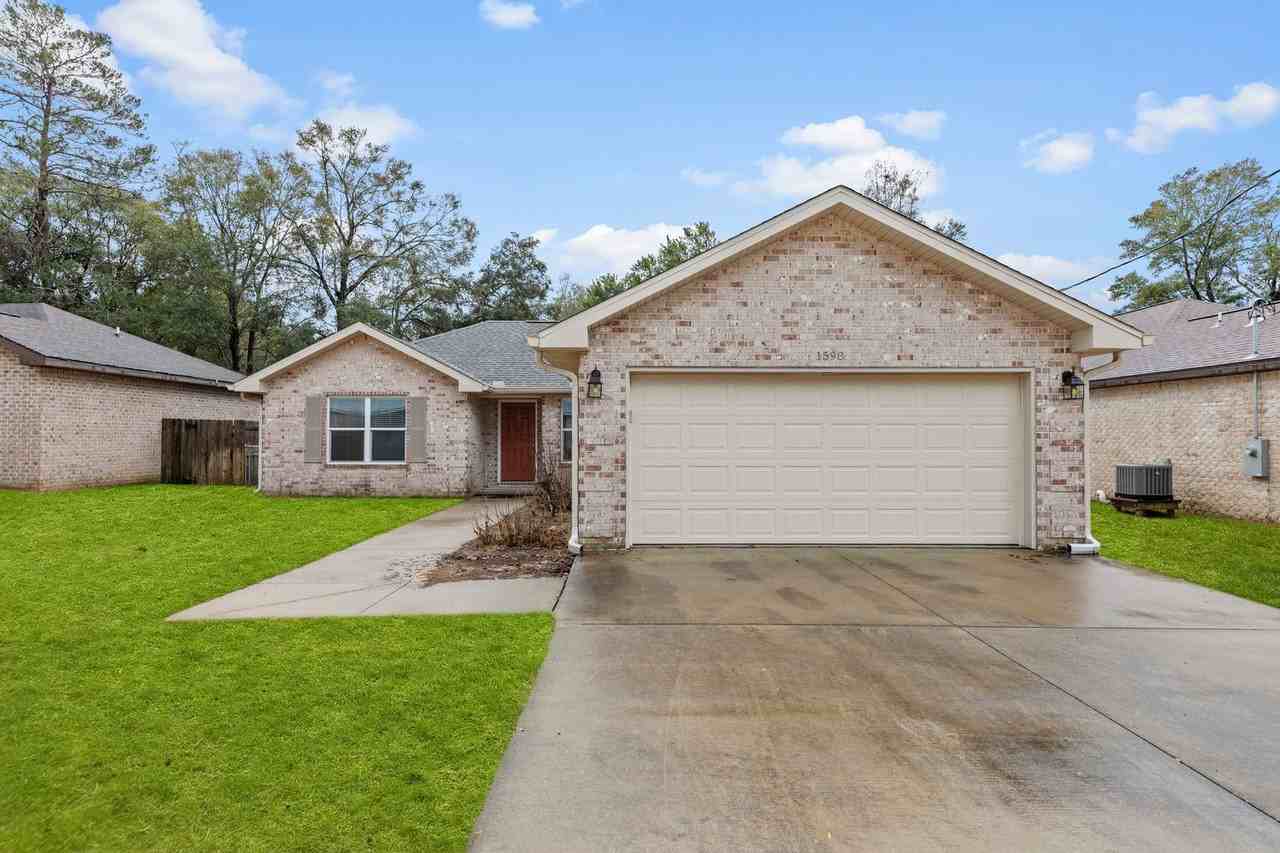 1598 26th St - Photo 2 of 35