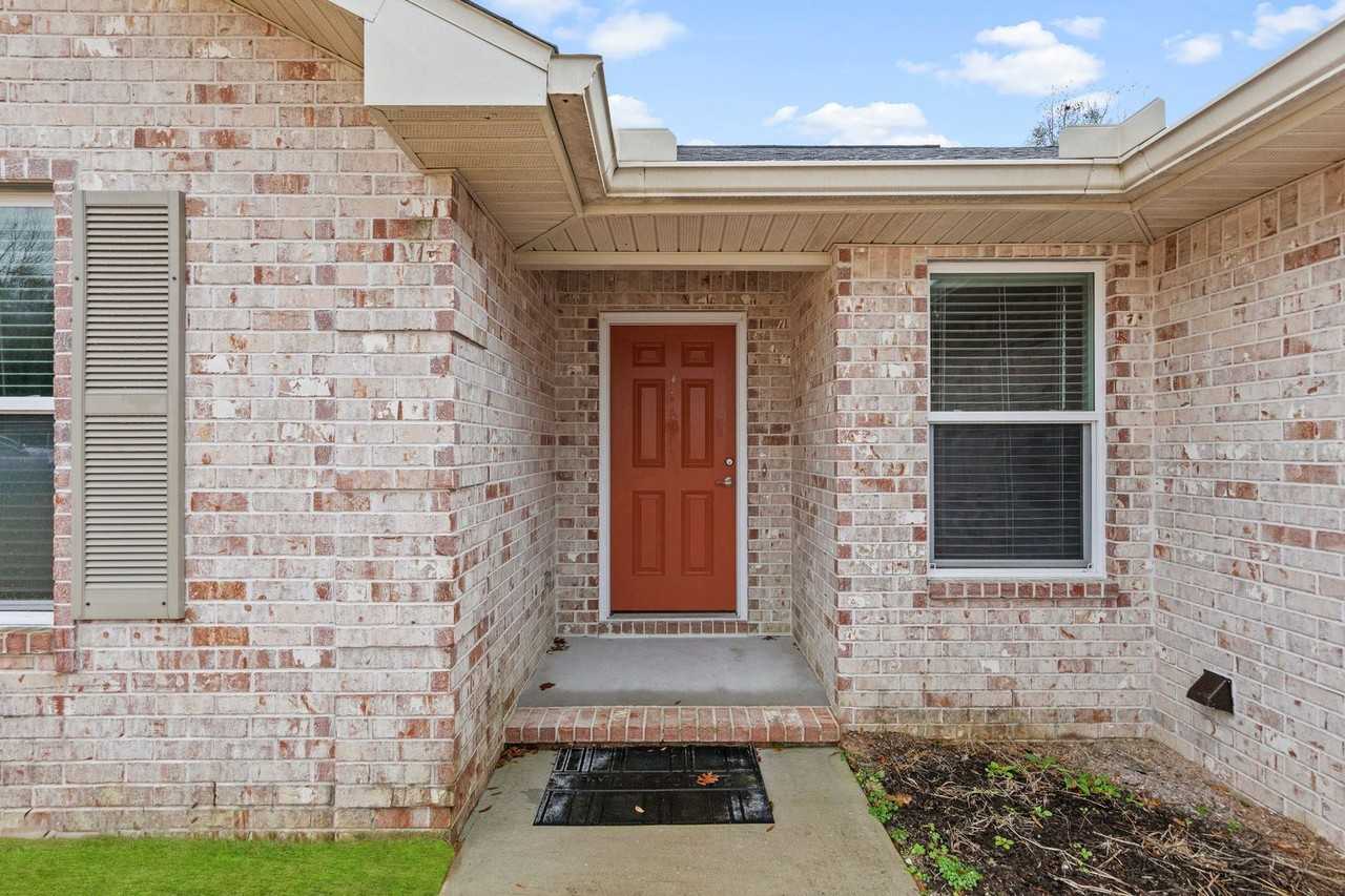 1598 26th St - Photo 3 of 35