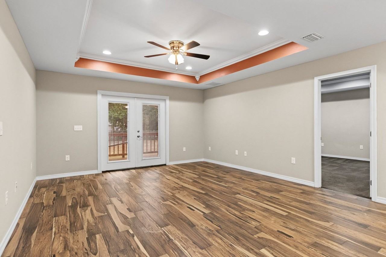 1598 26th St - Photo 5 of 35