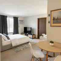 featured image of 209 Clay St