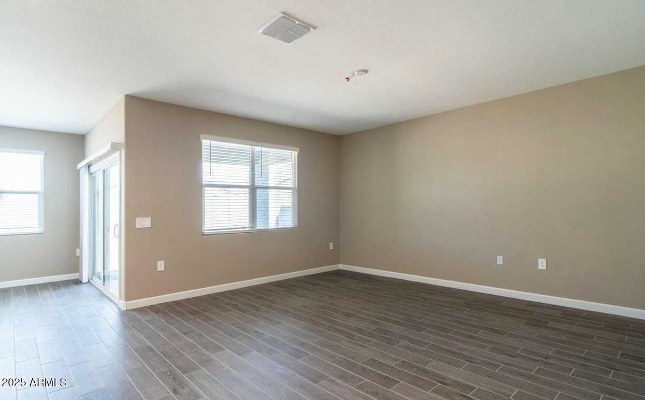 2480 S 241st Ave - Photo 3 of 17