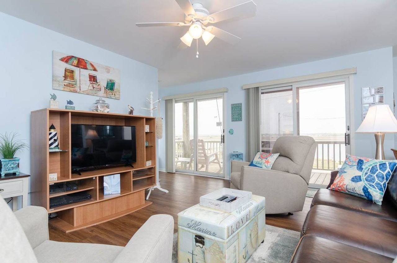 608 Waynick Blvd - Photo 5 of 18