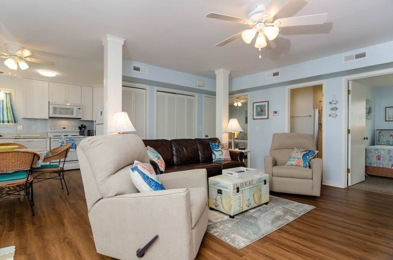 608 Waynick Blvd - Photo 7 of 18