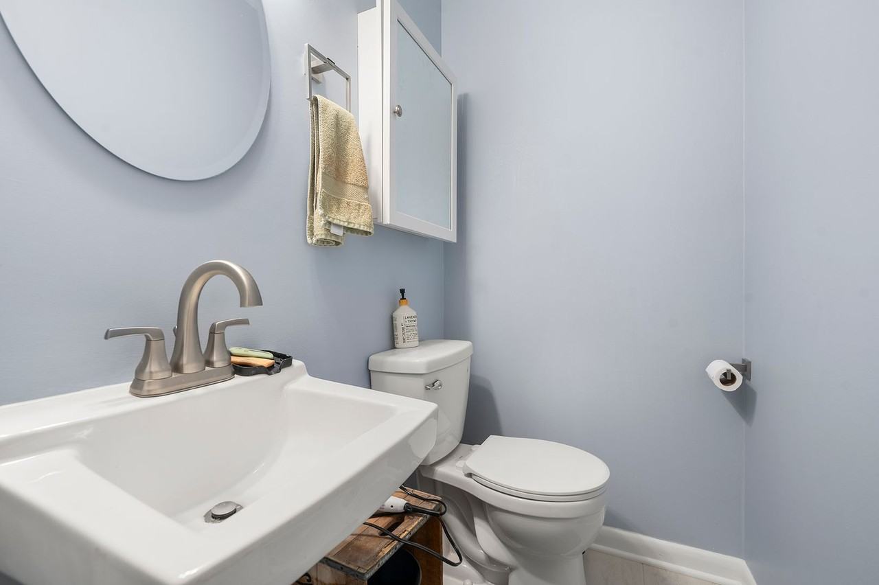 330 Benfield Rd - Photo 6 of 26