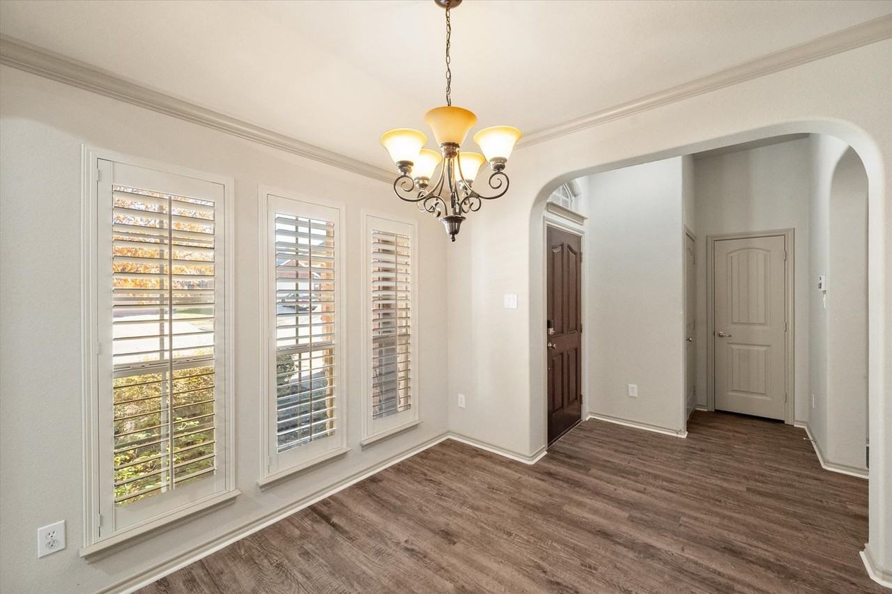 1613 Country Hills Dr - Photo 6 of 35