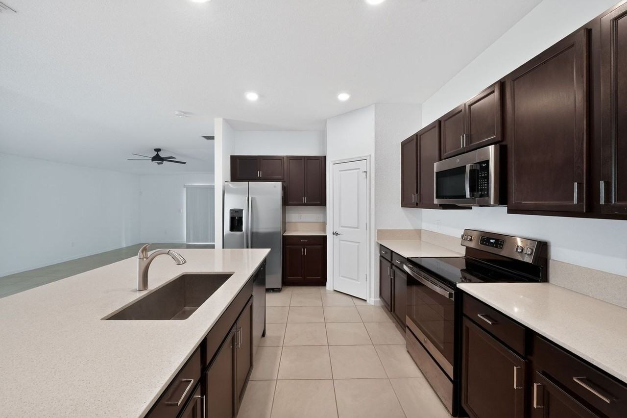 752 Worlington Ln - Photo 2 of 35