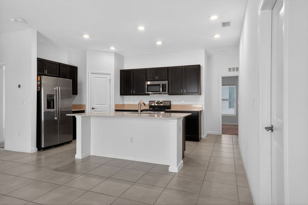 752 Worlington Ln - Photo 3 of 35