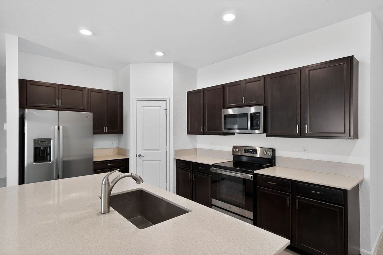 752 Worlington Ln - Photo 5 of 35