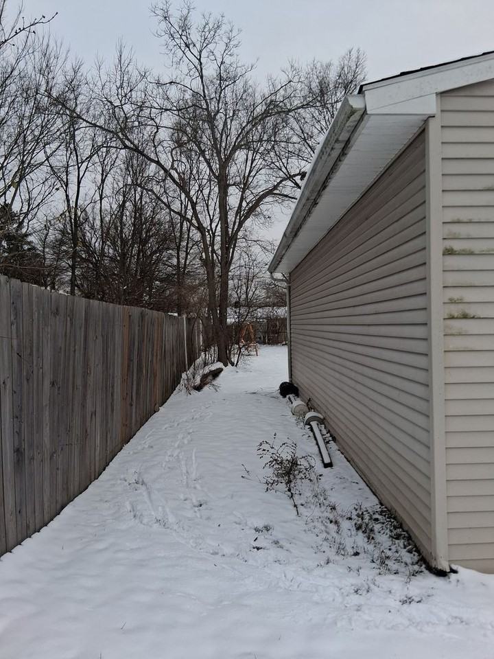 920 Louis St - Photo 7 of 22