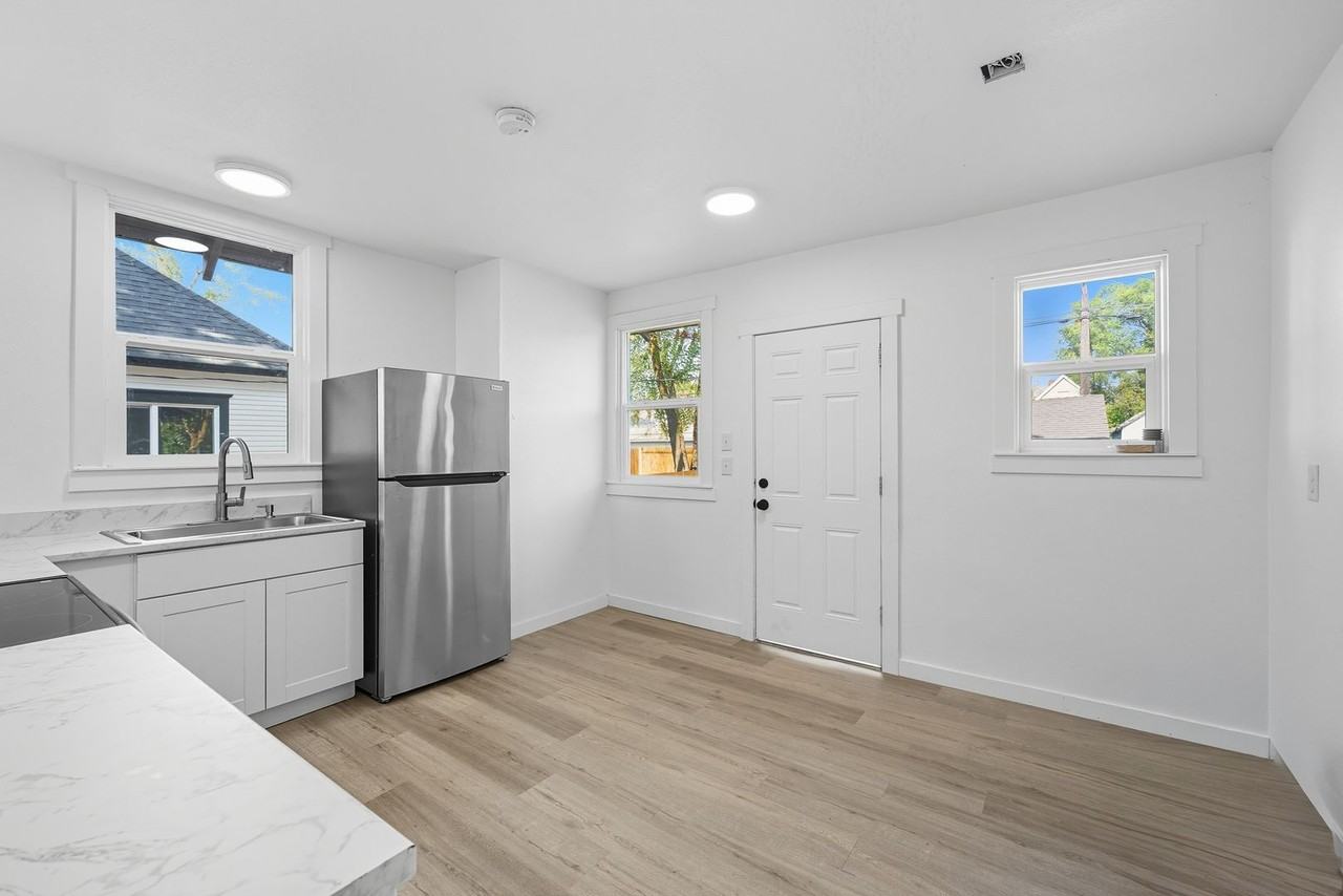 1308 W. Nora Ave - Photo 6 of 12