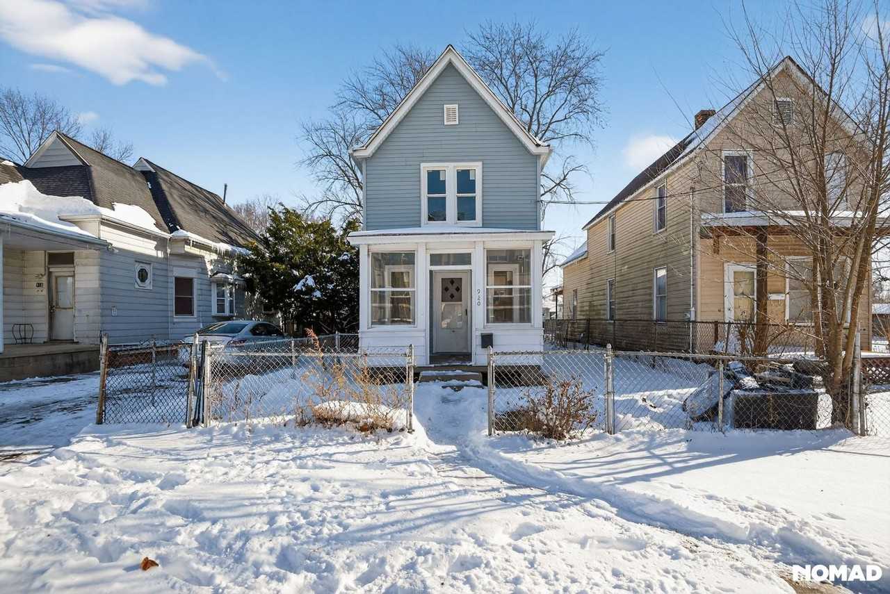 920 S Matthew St - Photo 2 of 28