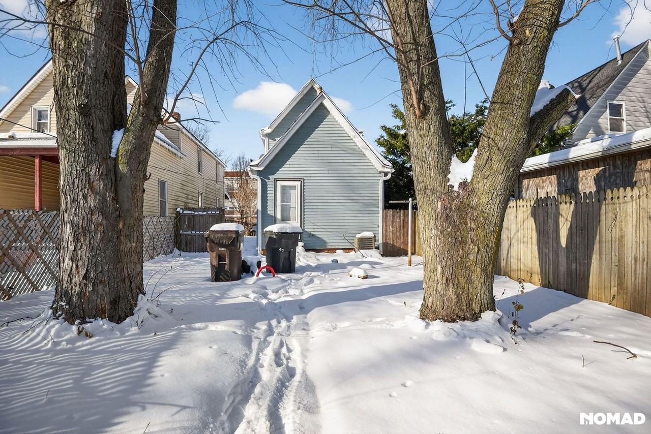 920 S Matthew St - Photo 6 of 28