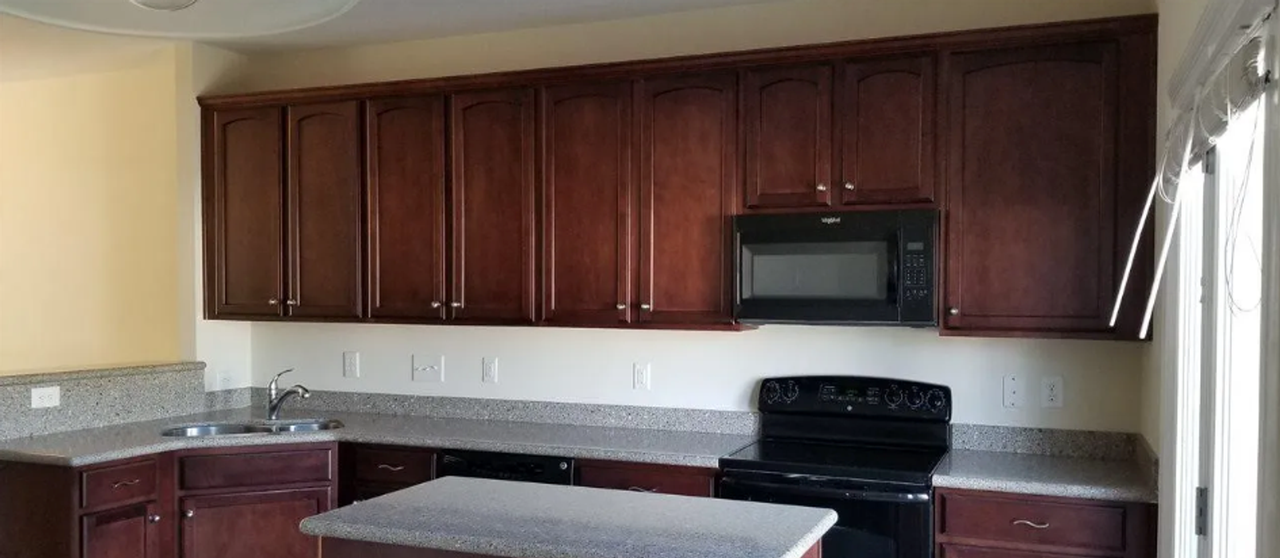 8006 Goldenrain Way - Photo 3 of 10