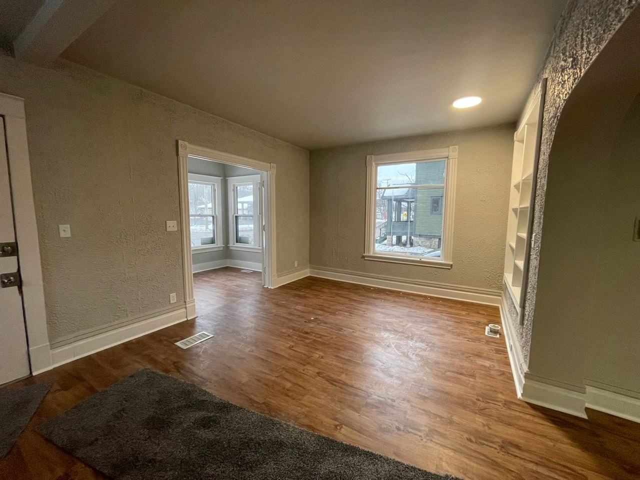 512 Douglas Ave - Photo 3 of 22