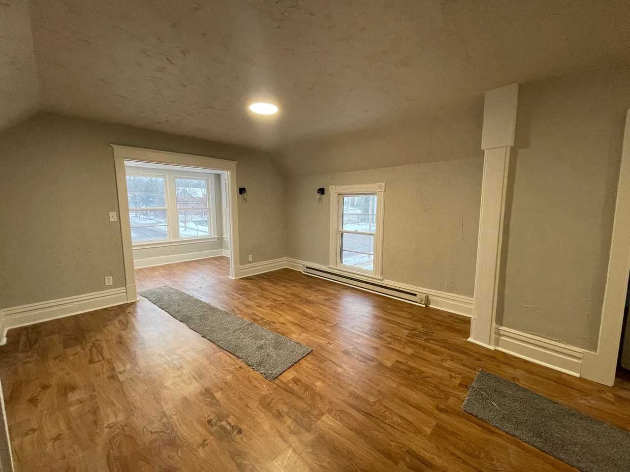 512 Douglas Ave - Photo 5 of 22