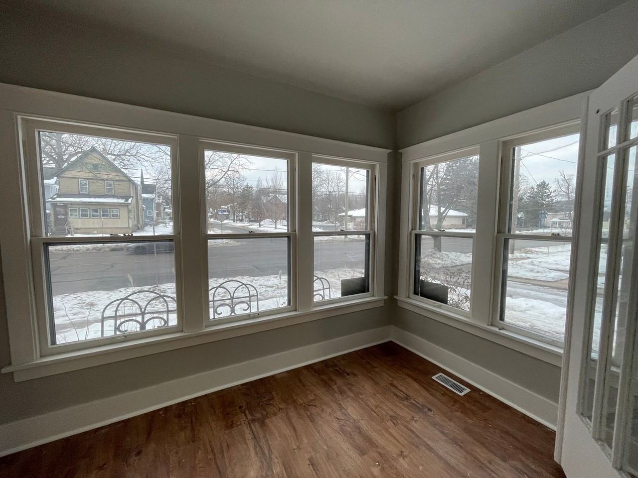 512 Douglas Ave - Photo 6 of 22