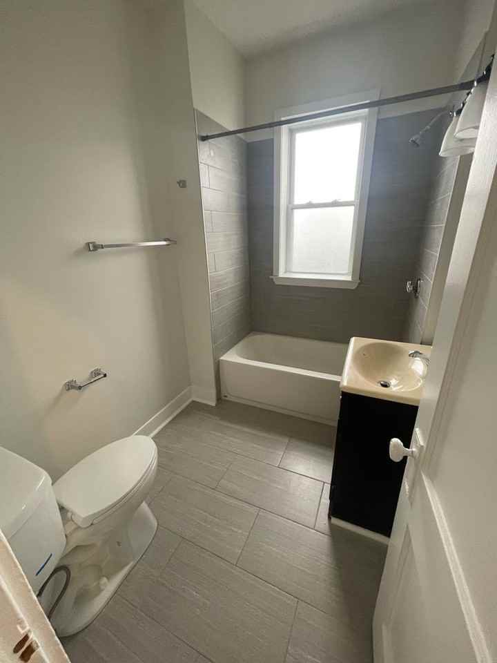 1194 Commonwealth Ave - Photo 3 of 12