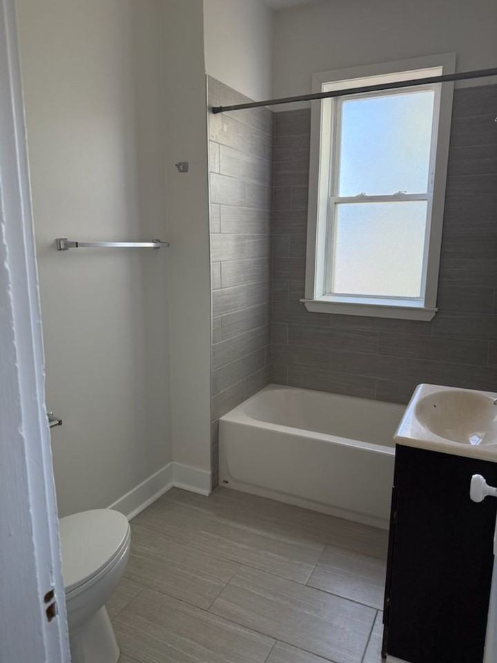 1194 Commonwealth Ave - Photo 5 of 12