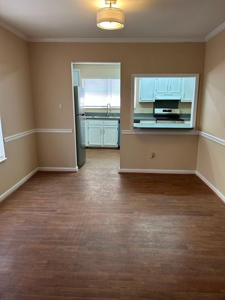 1261 Fairway Ter - Photo 4 of 13