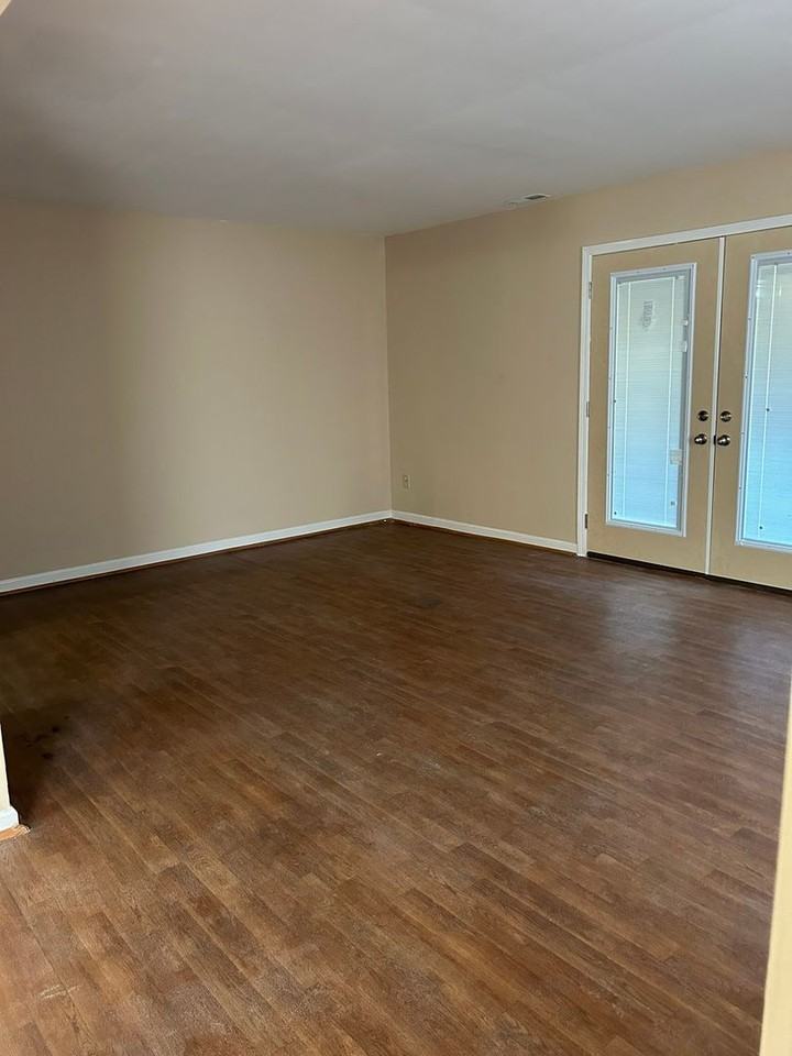 1261 Fairway Ter - Photo 5 of 13