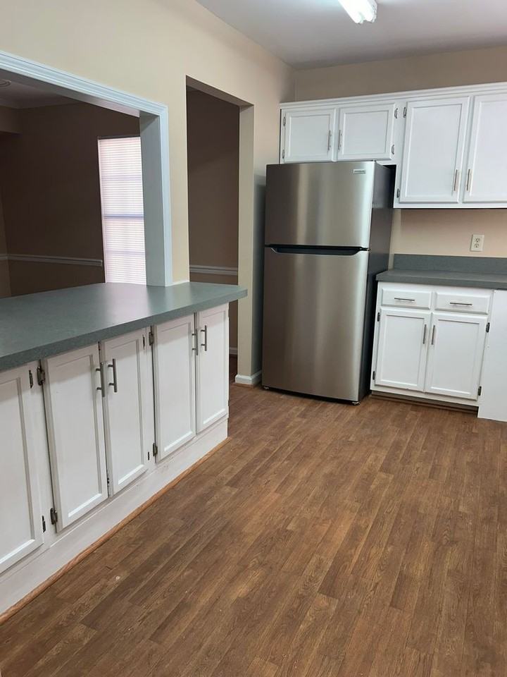 1261 Fairway Ter - Photo 7 of 13