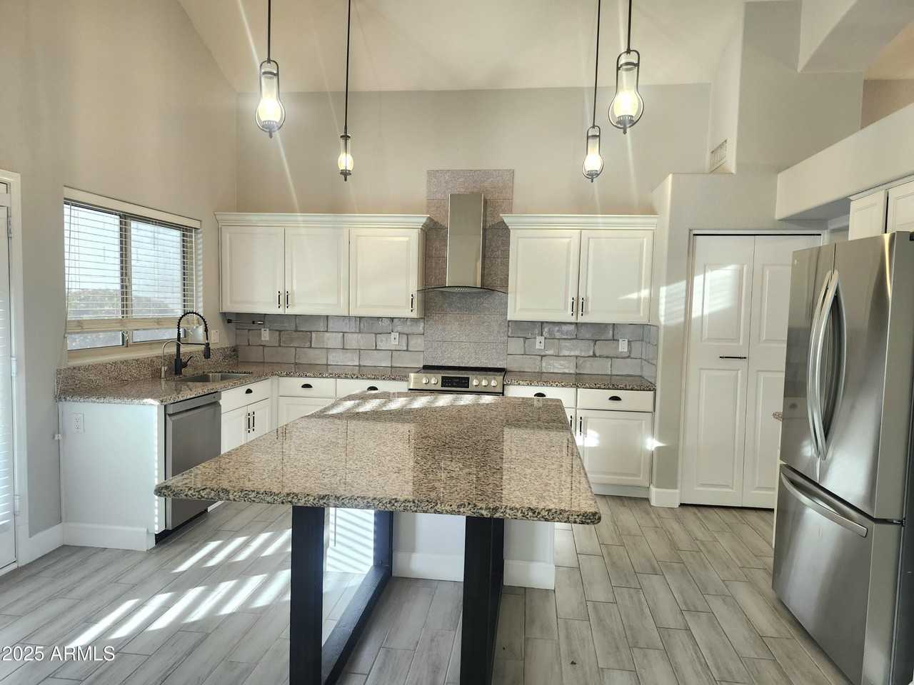 15846 S 17th Ln - Photo 4 of 38