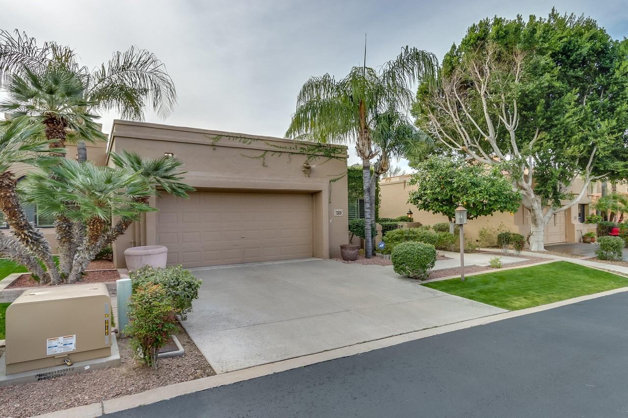 8711 E Paraiso Dr - Photo 2 of 35