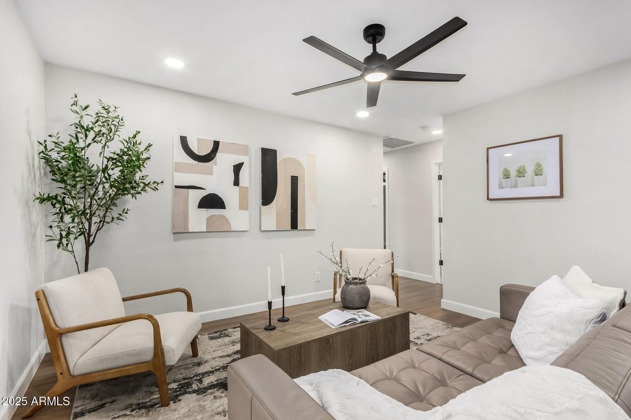 6413 E Holly St - Photo 6 of 24