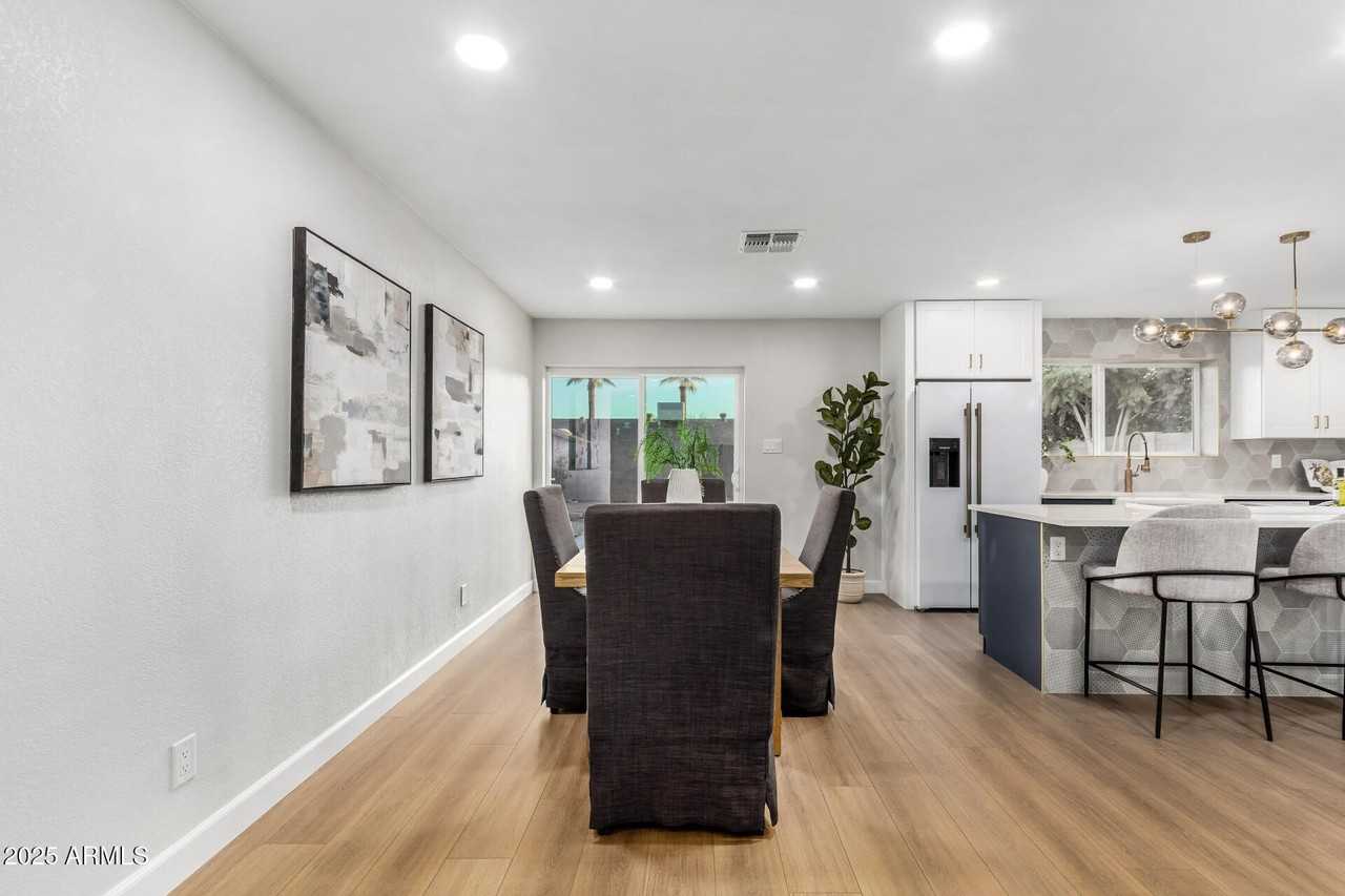 6413 E Holly St - Photo 7 of 24