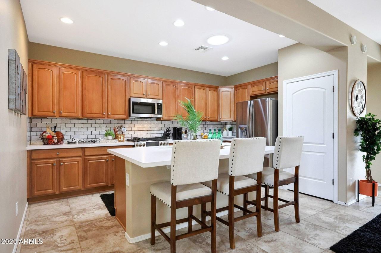 13129 W Junipero Dr - Photo 5 of 29