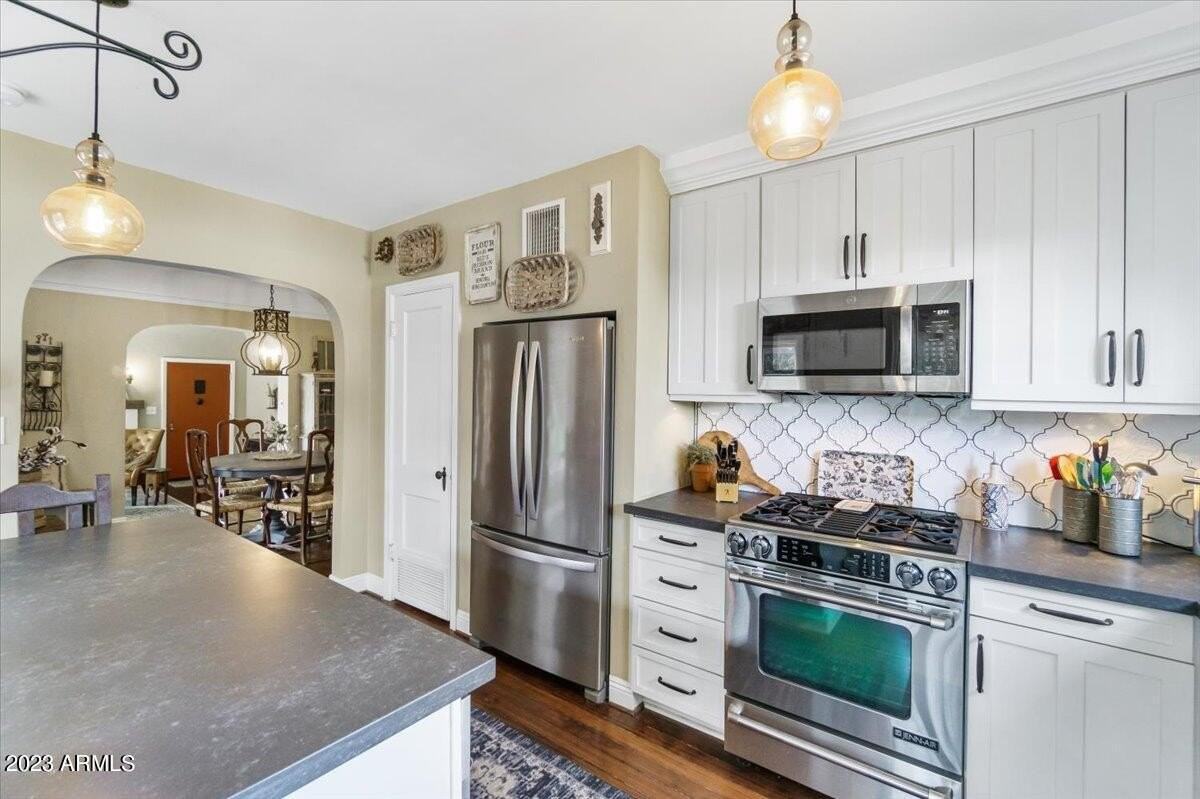 514 W Palm Ln - Photo 5 of 36