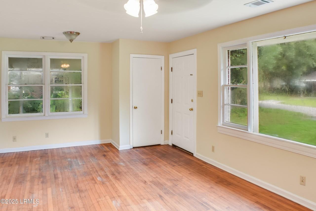 2912 3rd St - Photo 5 of 27