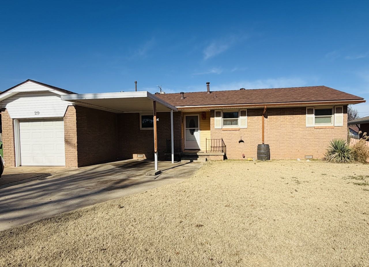 29 Glenda Dr #1 - Photo 3 of 10