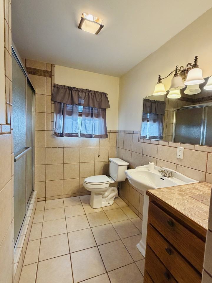 29 Glenda Dr #1 - Photo 6 of 10