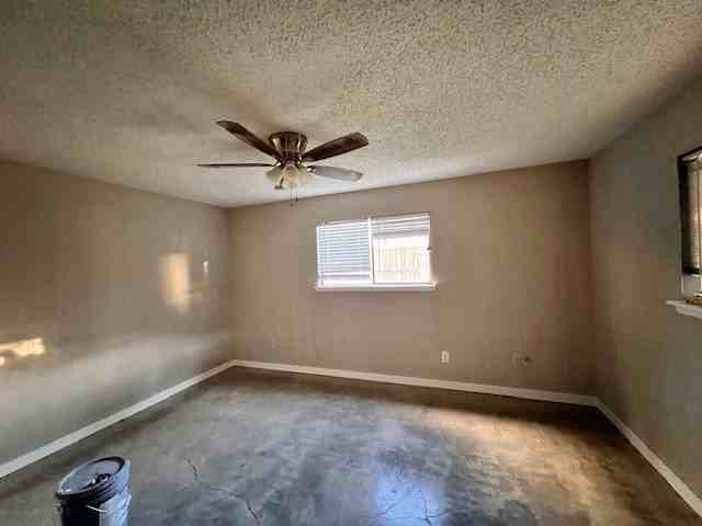 1605 Triple Crown Dr - Photo 5 of 11