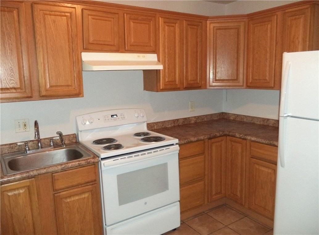 1310 W Broadway Ave - Photo 2 of 7
