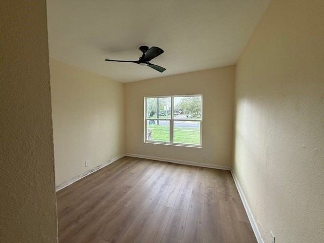 3714 Lincoln St - Photo 4 of 8