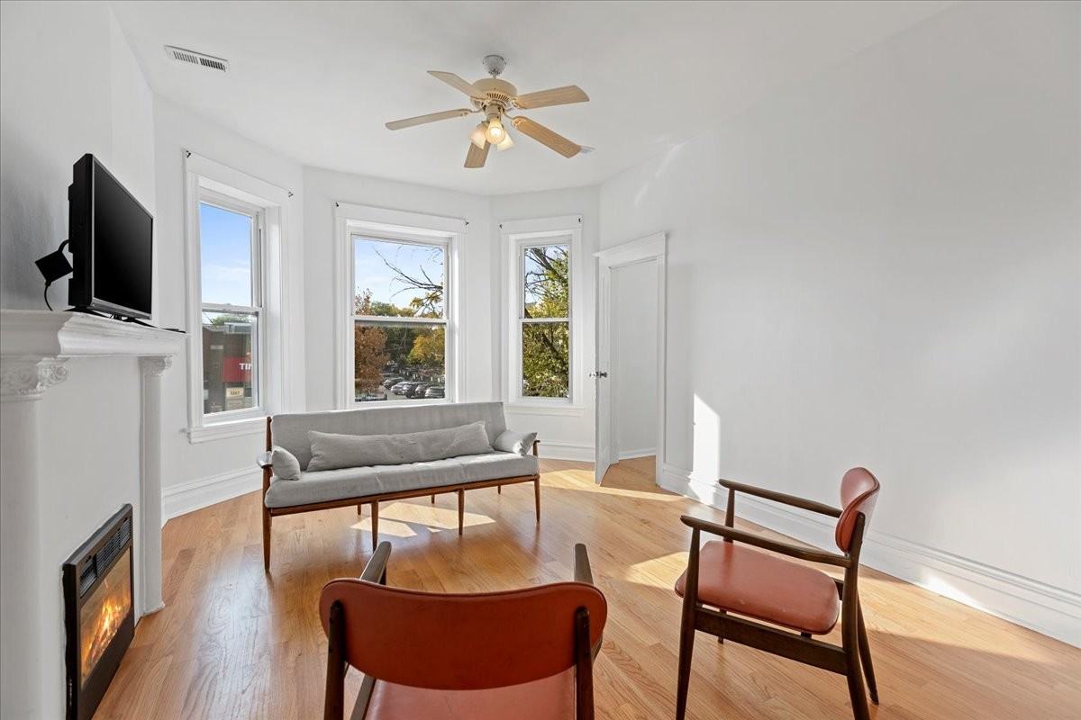 3268 W Fullerton Ave #2 - Photo 3 of 17